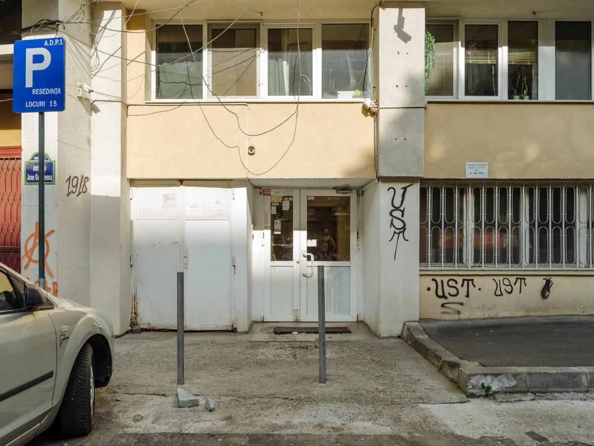Old Town Historic Apartment With Backyard Mini Park Bucharest Exterior photo